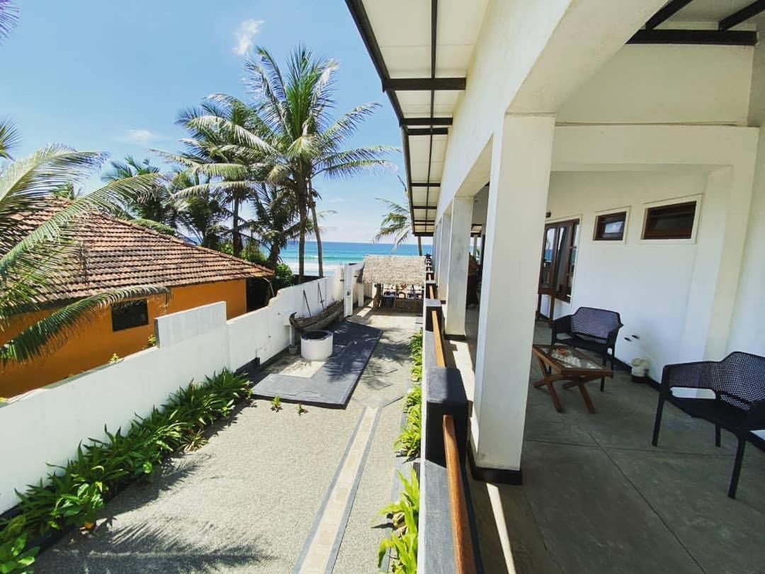 Sailors' Bay Bed & Breakfast Hikkaduwa Dış mekan fotoğraf