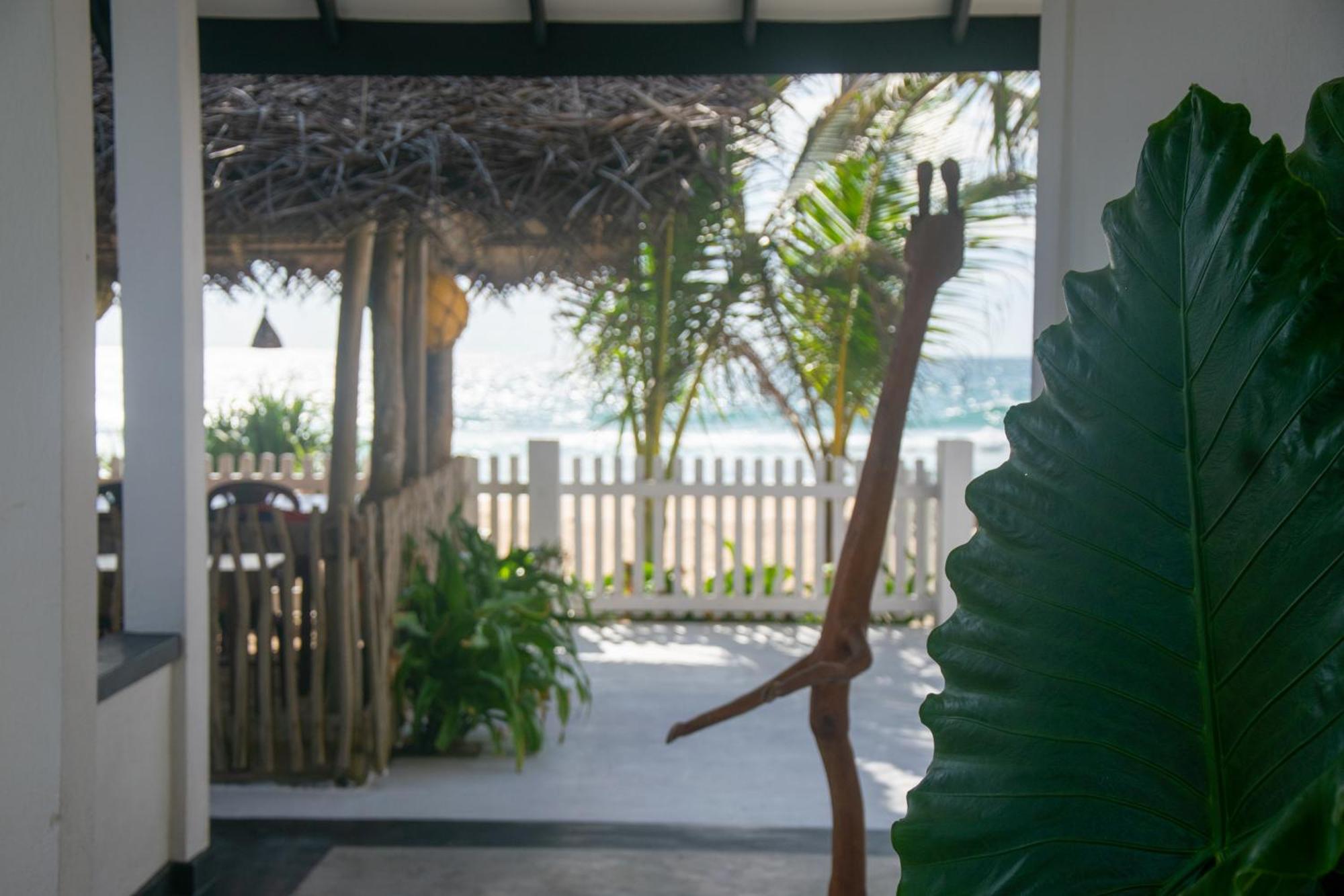 Sailors' Bay Bed & Breakfast Hikkaduwa Dış mekan fotoğraf