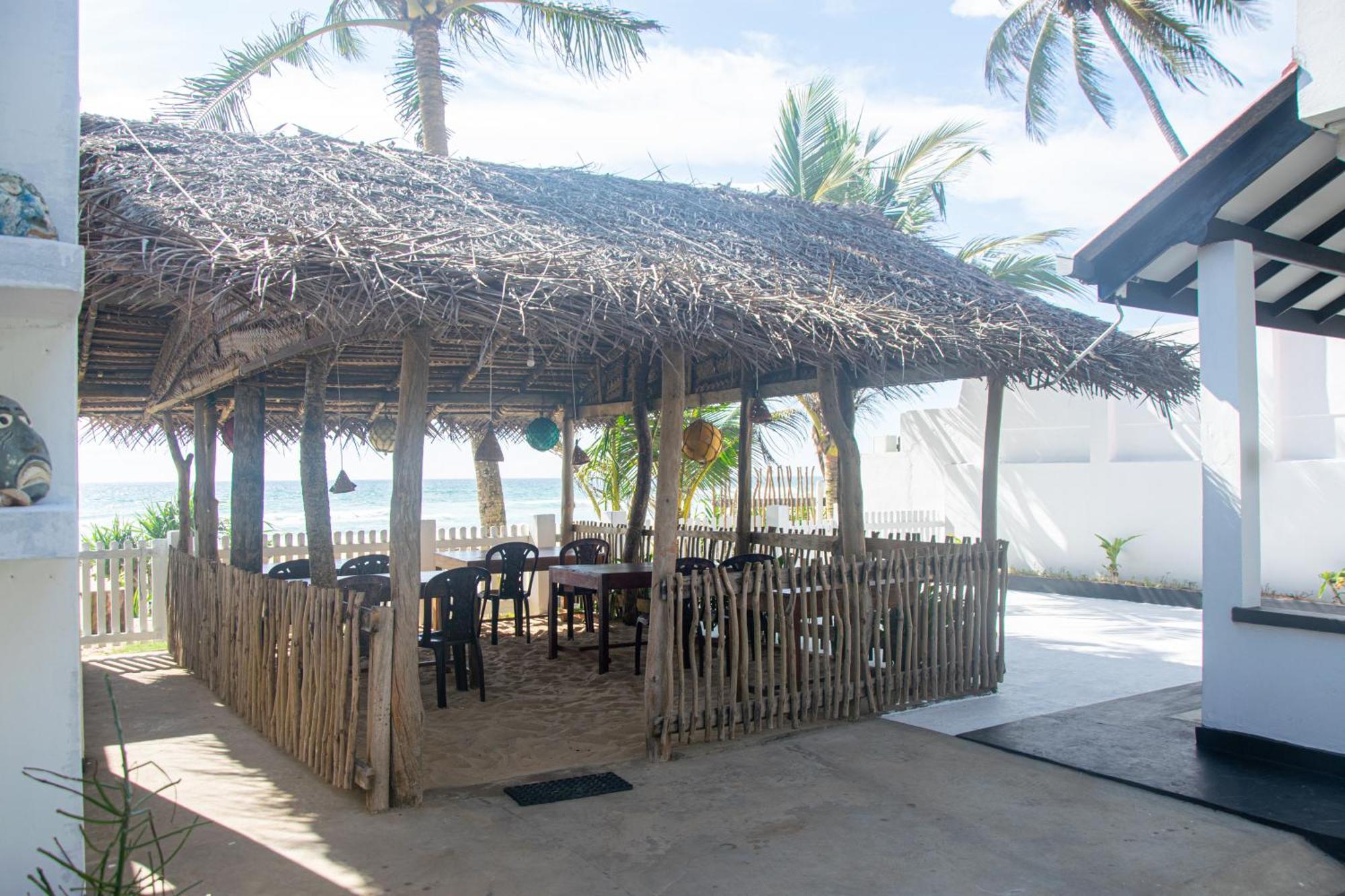 Sailors' Bay Bed & Breakfast Hikkaduwa Dış mekan fotoğraf