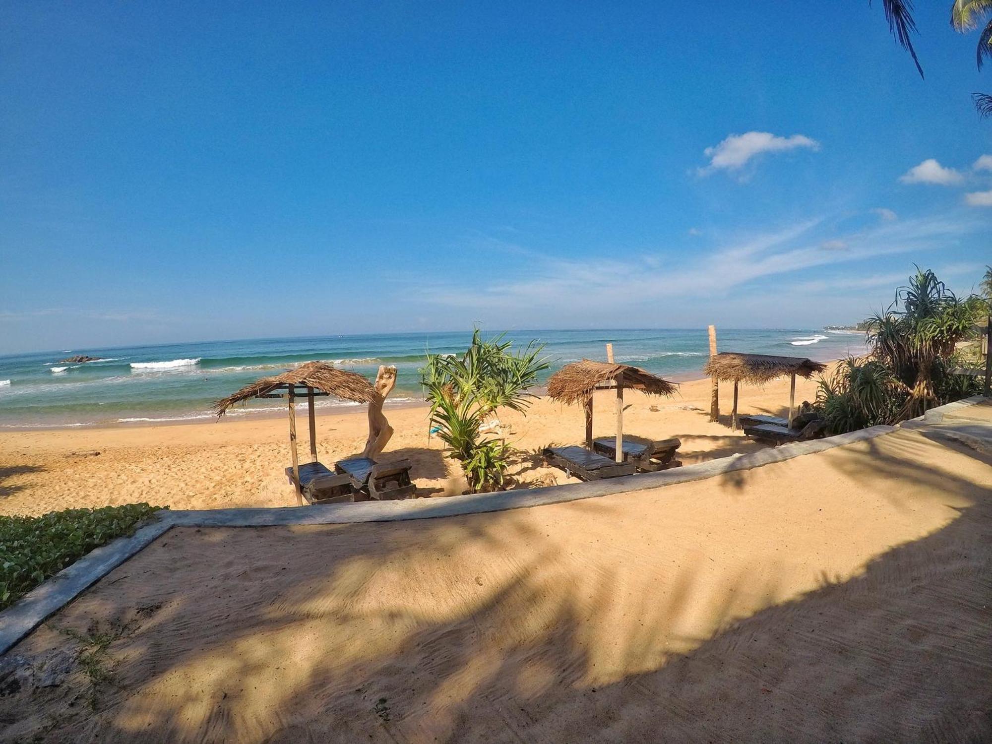 Sailors' Bay Bed & Breakfast Hikkaduwa Dış mekan fotoğraf
