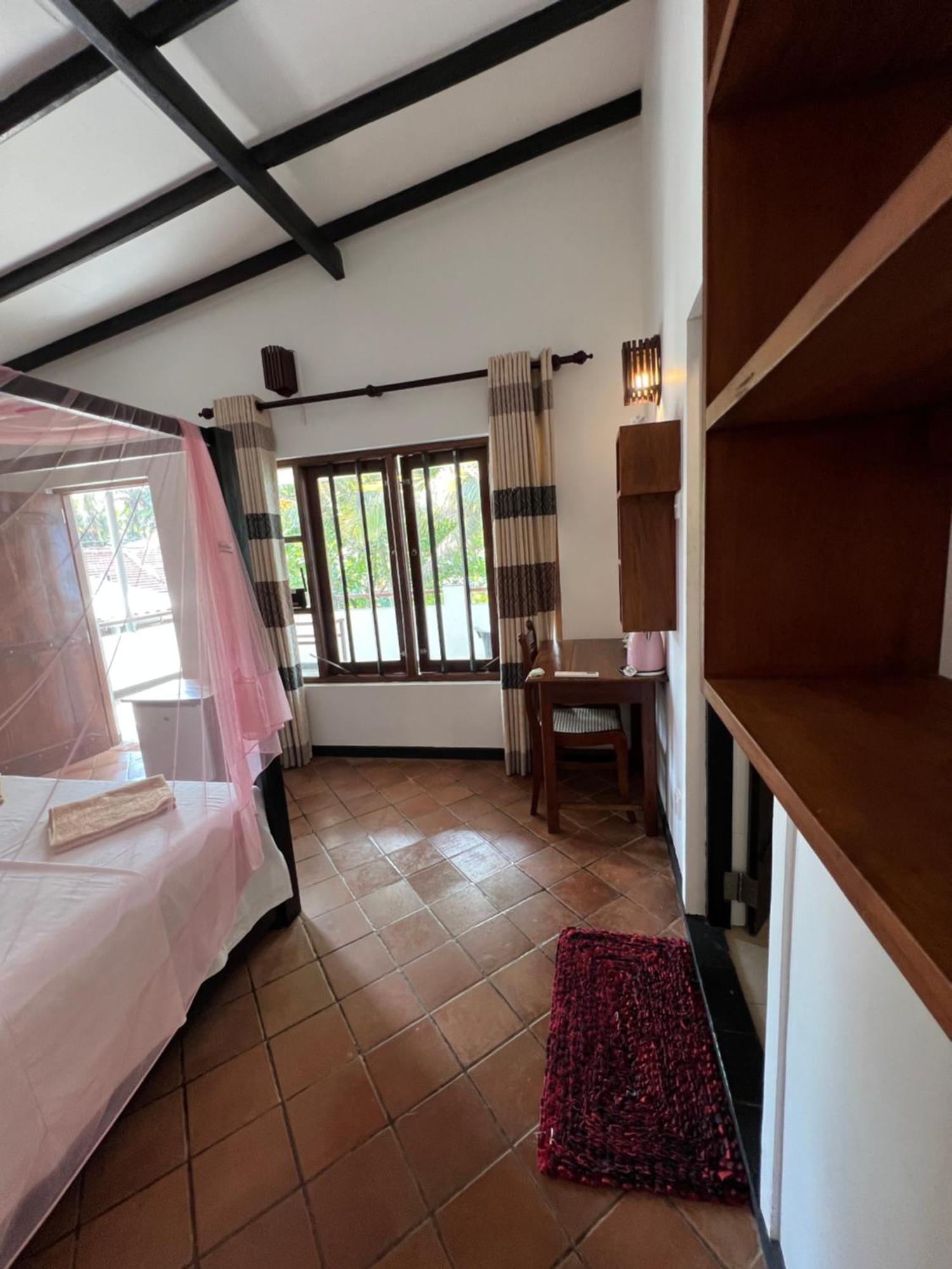 Sailors' Bay Bed & Breakfast Hikkaduwa Dış mekan fotoğraf