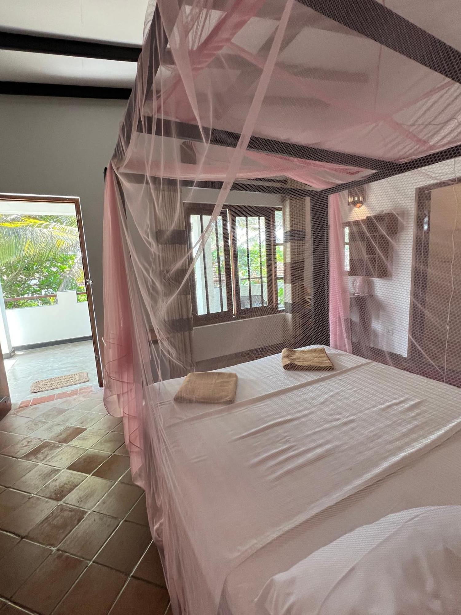 Sailors' Bay Bed & Breakfast Hikkaduwa Dış mekan fotoğraf
