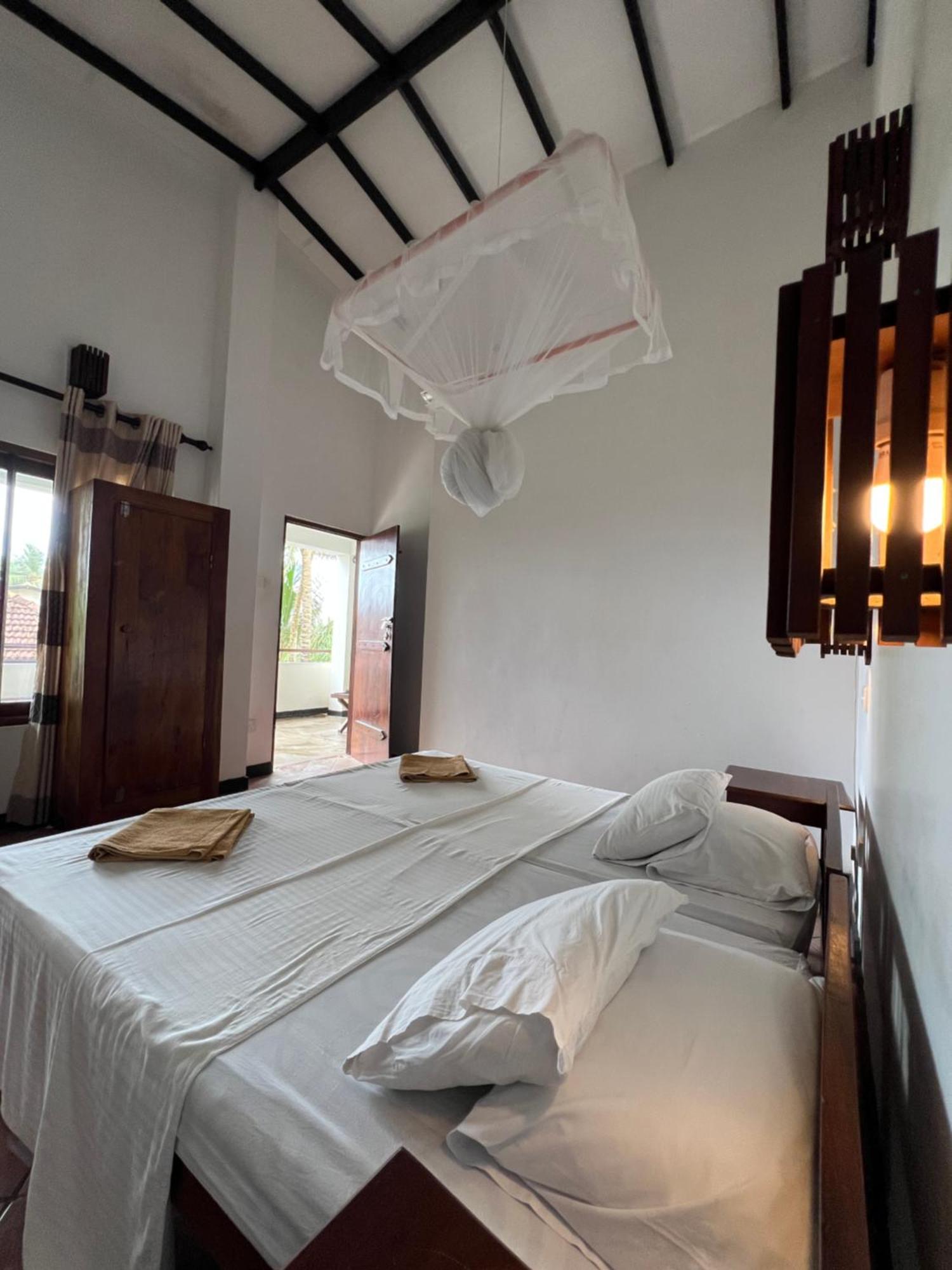 Sailors' Bay Bed & Breakfast Hikkaduwa Dış mekan fotoğraf