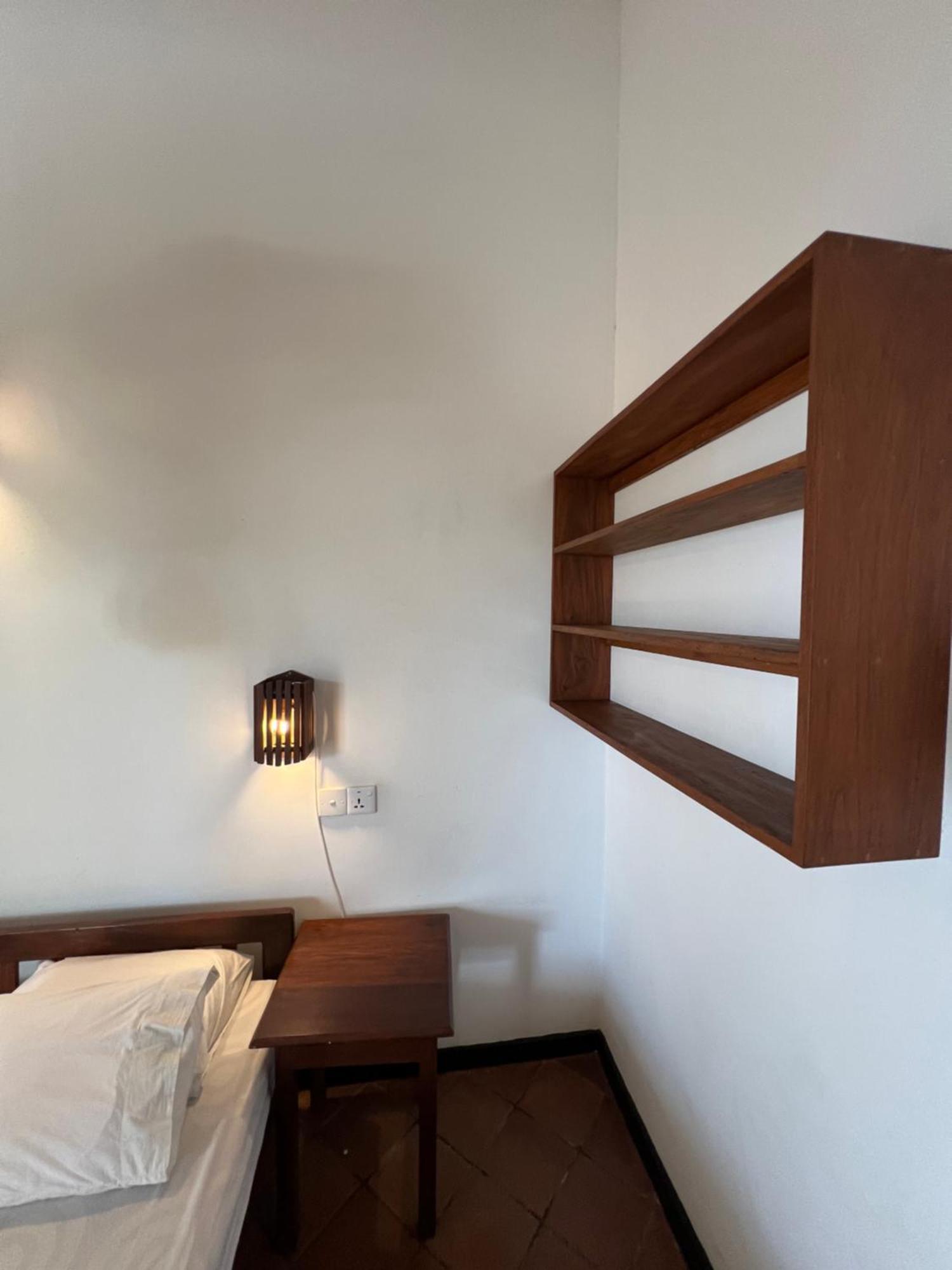 Sailors' Bay Bed & Breakfast Hikkaduwa Dış mekan fotoğraf