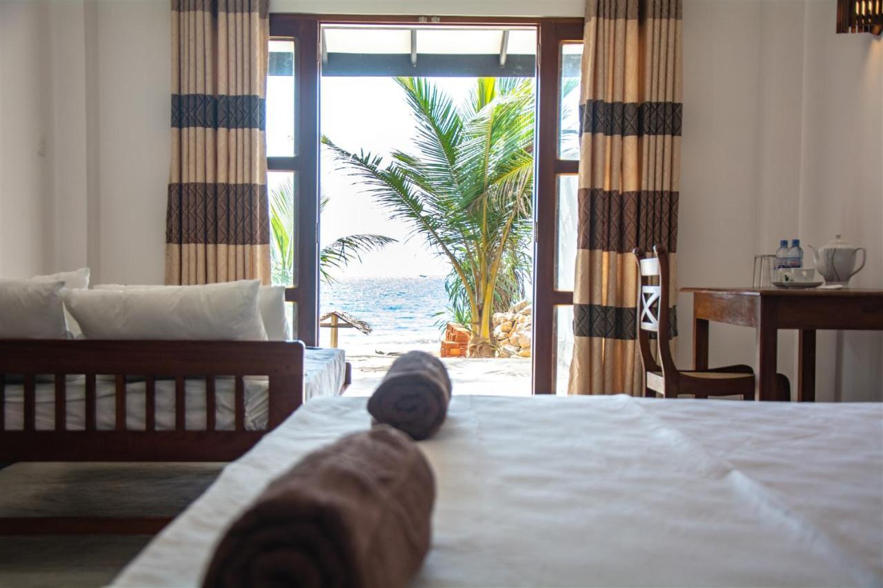 Sailors' Bay Bed & Breakfast Hikkaduwa Dış mekan fotoğraf